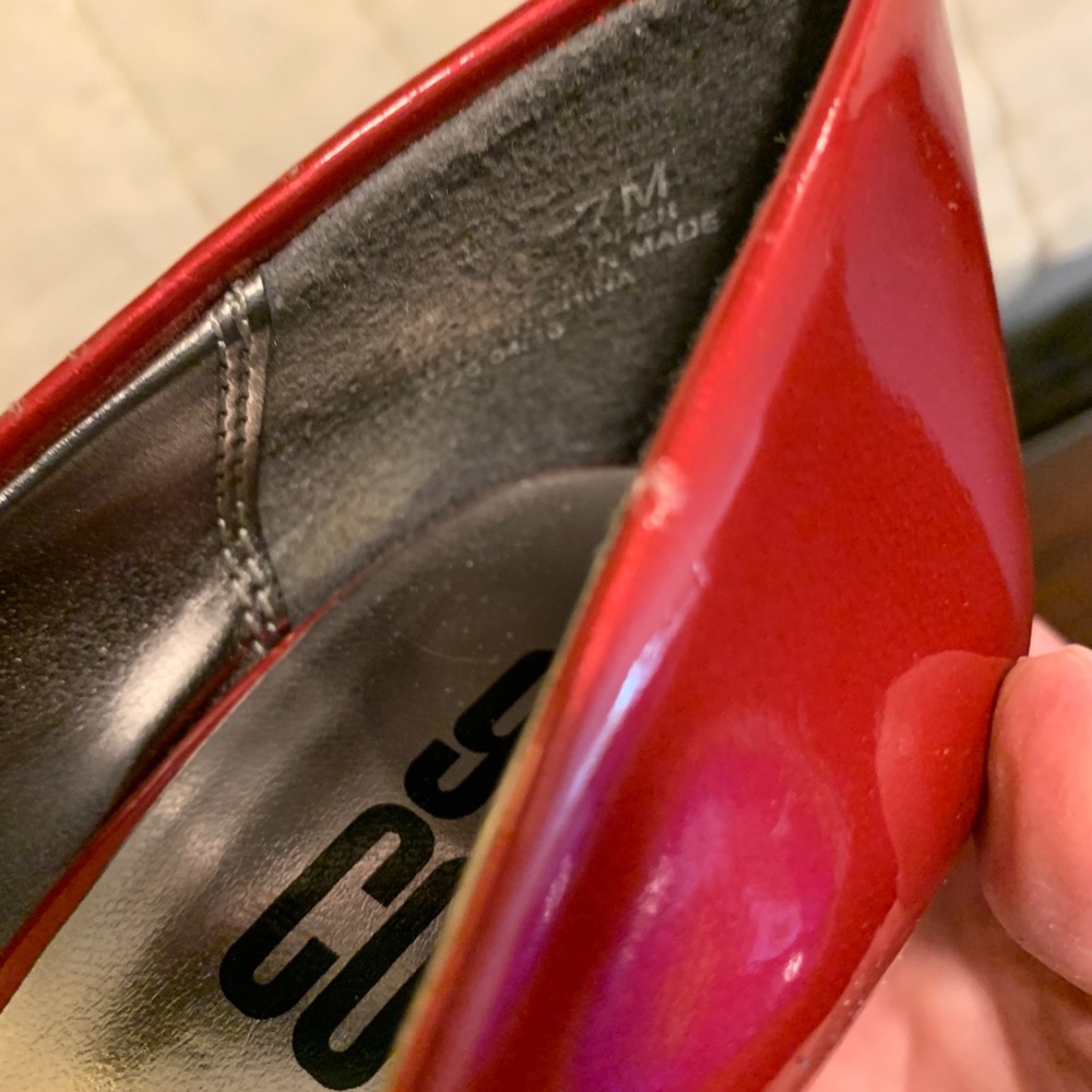 Heels - Picture 4 of 4